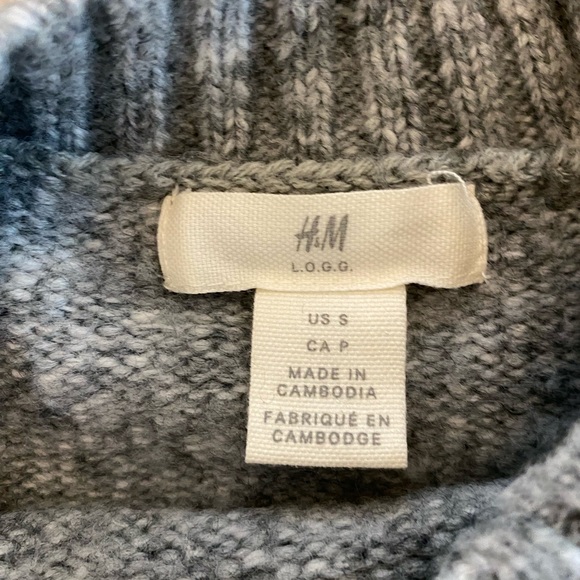 H&M Gray Sweater - Picture 4 of 5